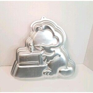 Vtg Wilton 1981 Garfield Cake Pan Baking Mold Happy Birthday Party Cat 2105-2447